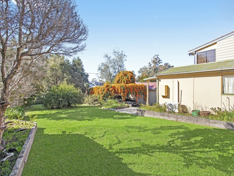2 Norman Aveune, Sunshine NSW 2264