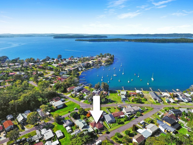 2 Norman Aveune, Sunshine NSW 2264