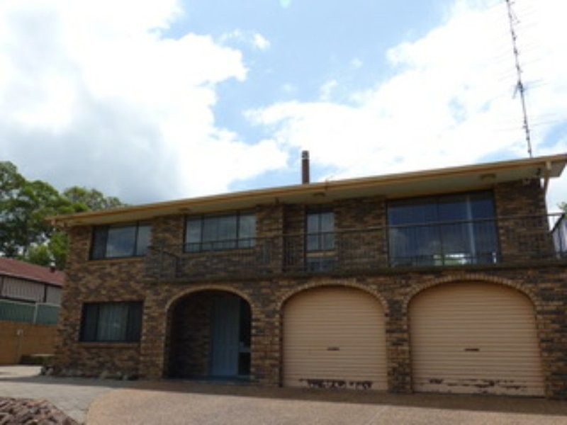 13 Rhodes Pde, Windermere Park NSW 2264