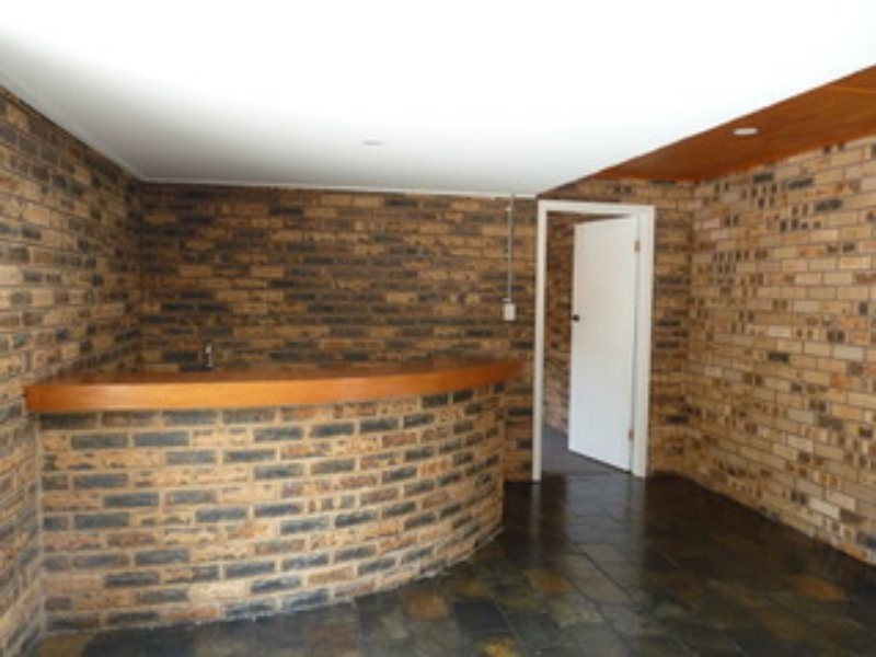 13 Rhodes Pde, Windermere Park NSW 2264