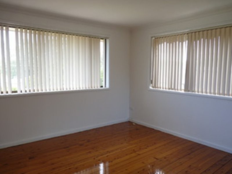 13 Rhodes Pde, Windermere Park NSW 2264