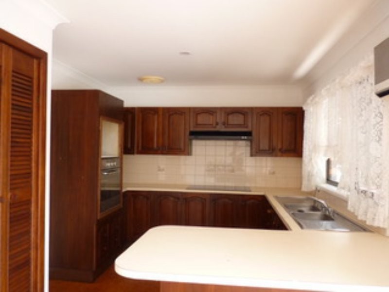 13 Rhodes Pde, Windermere Park NSW 2264