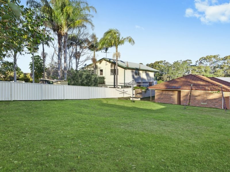 21 Rhodes Parade, Windermere Park NSW 2264