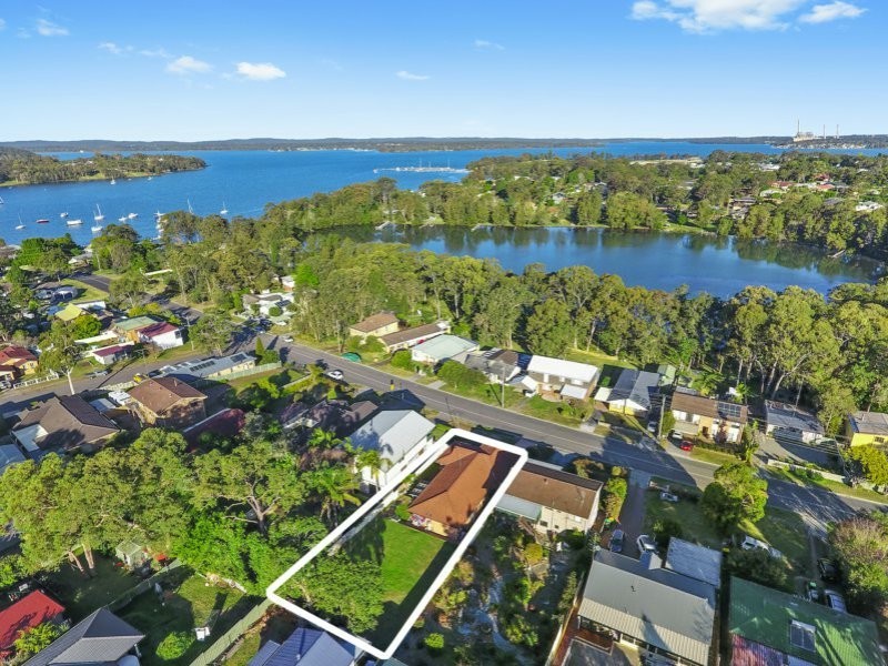 21 Rhodes Parade, Windermere Park NSW 2264