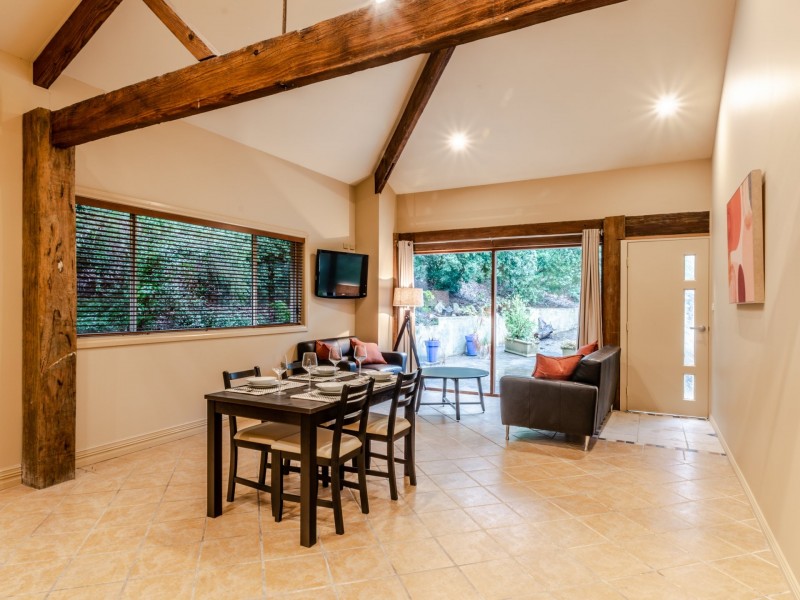 Glasshouse 2/79 Kings Road, Cooranbong NSW 2265