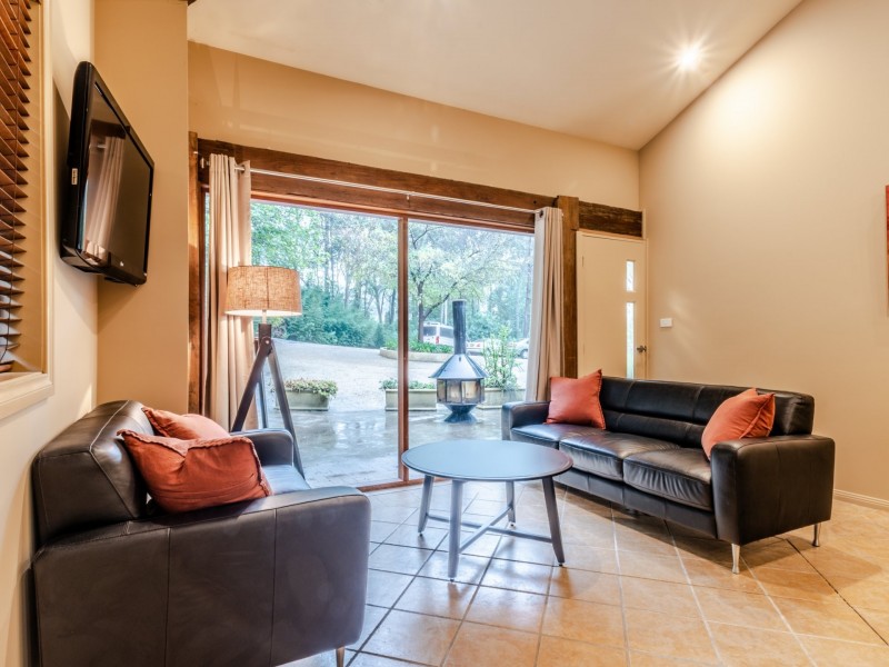 Glasshouse 2/79 Kings Road, Cooranbong NSW 2265