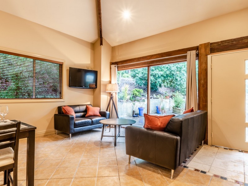 Glasshouse 2/79 Kings Road, Cooranbong NSW 2265