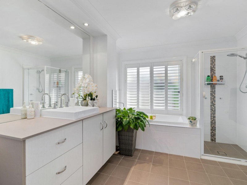 27 Trinity Point Drive, Morisset Park NSW 2264