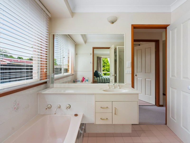 4 Rousseau Place, Cooranbong NSW 2265