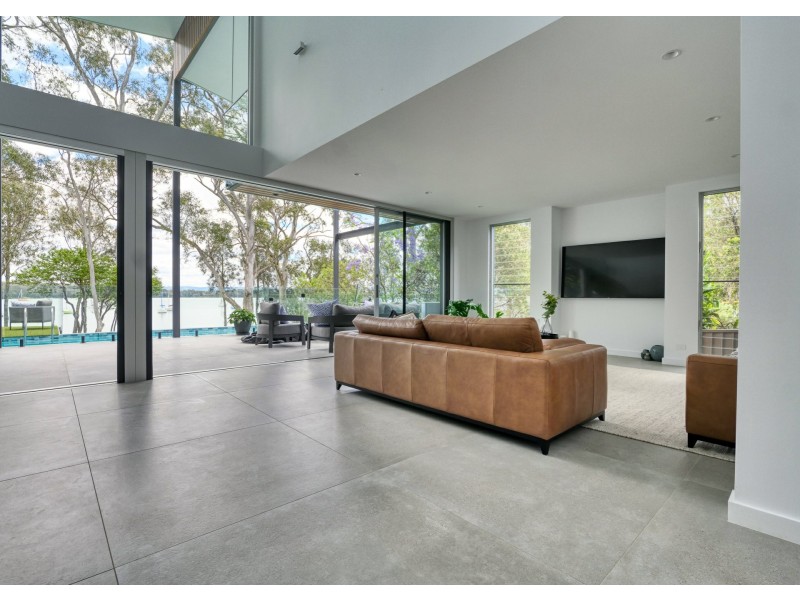 63 Vales Road, Mannering Park NSW 2259