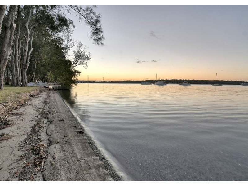 63 Vales Road, Mannering Park NSW 2259