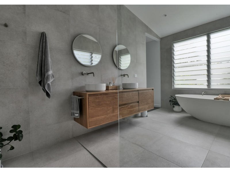 63 Vales Road, Mannering Park NSW 2259