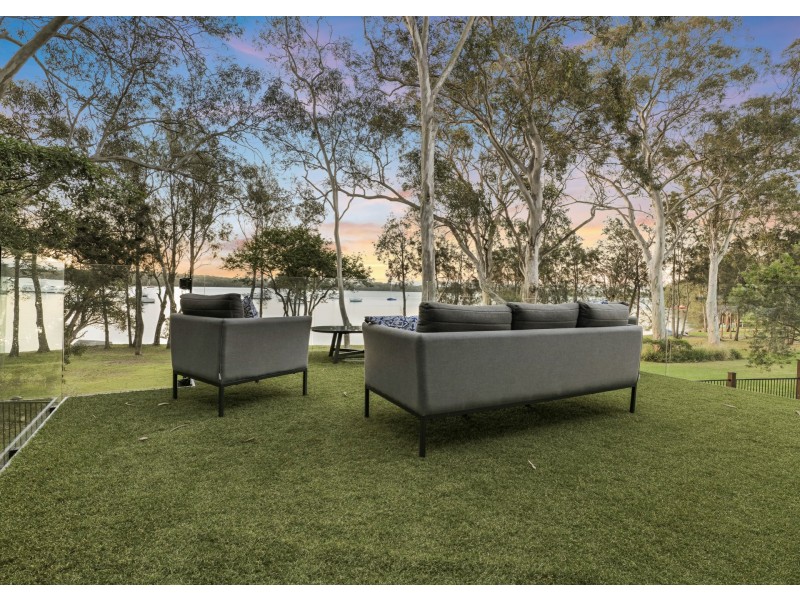 63 Vales Road, Mannering Park NSW 2259