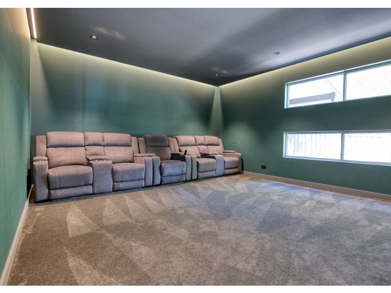 63 Vales Road, Mannering Park NSW 2259