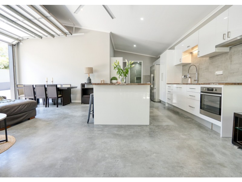 63 Vales Road, Mannering Park NSW 2259