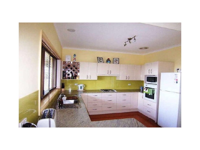 26 Sunshine Pde, Sunshine NSW 2264