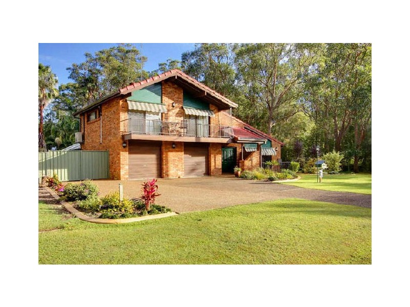 6 Waterside Avenue, Sunshine NSW 2264