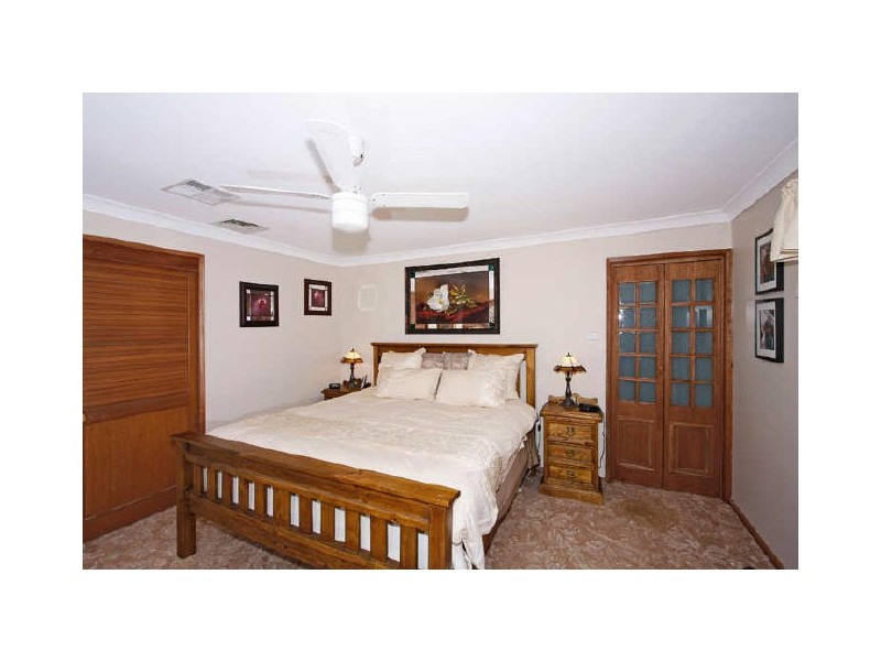 6 Waterside Avenue, Sunshine NSW 2264