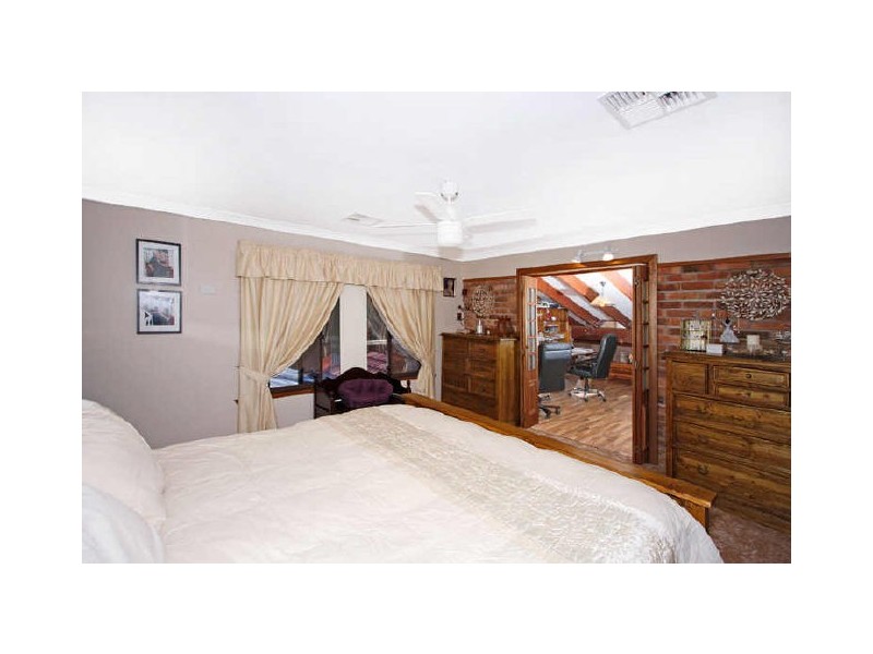 6 Waterside Avenue, Sunshine NSW 2264