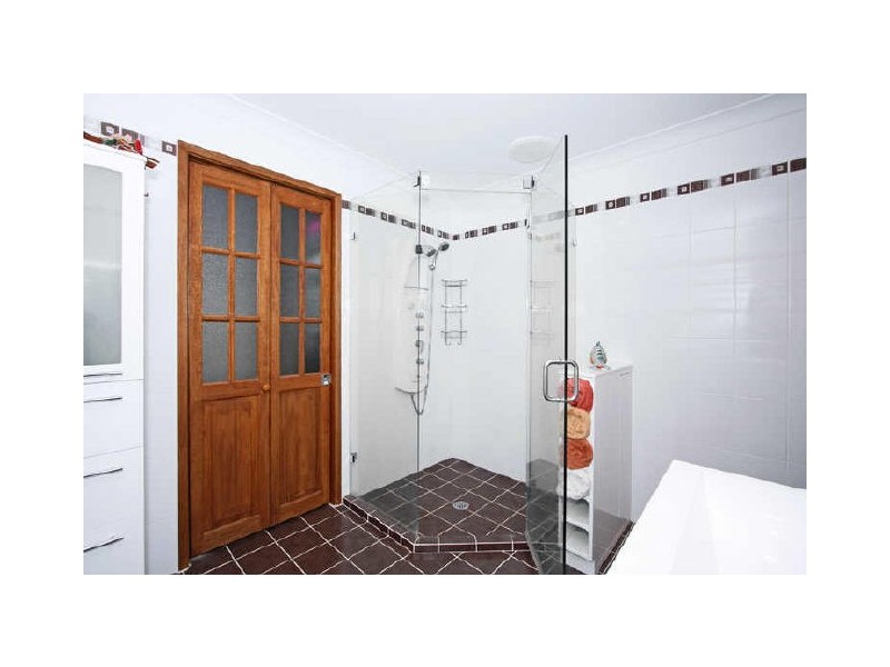 6 Waterside Avenue, Sunshine NSW 2264