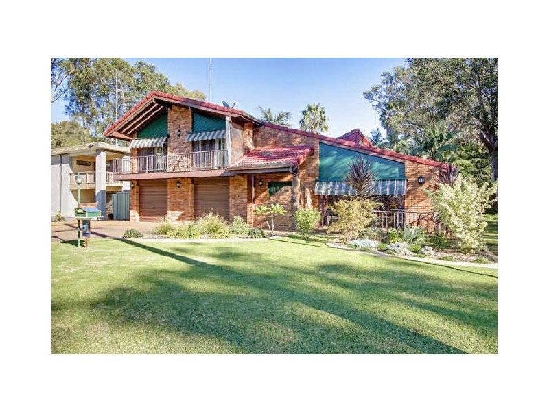 6 Waterside Avenue, Sunshine NSW 2264