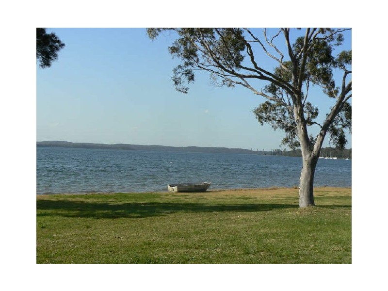 211 Grand Parade, Bonnells Bay NSW 2264