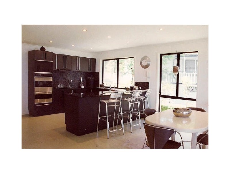 211 Grand Parade, Bonnells Bay NSW 2264