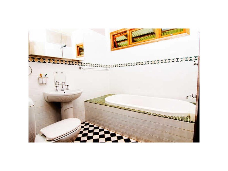 293 Freemans Drive, Cooranbong NSW 2265