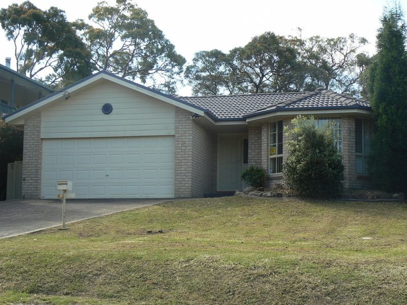 17 Rhodes Parade, Windermere Park NSW 2264