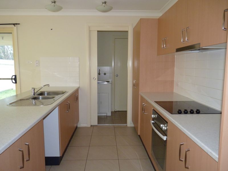 14 Goldenia Close, Morisset NSW 2264