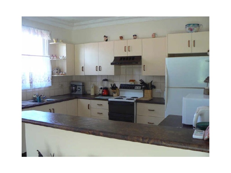 4 Hervey Street, Windermere Park NSW 2264