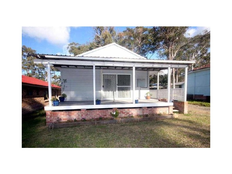 4 Hervey Street, Windermere Park NSW 2264