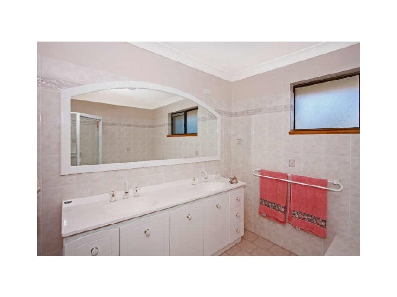 3 Park Avenue, Morisset Park NSW 2264