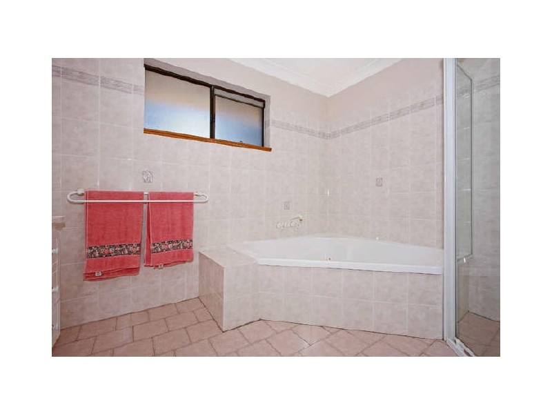 3 Park Avenue, Morisset Park NSW 2264