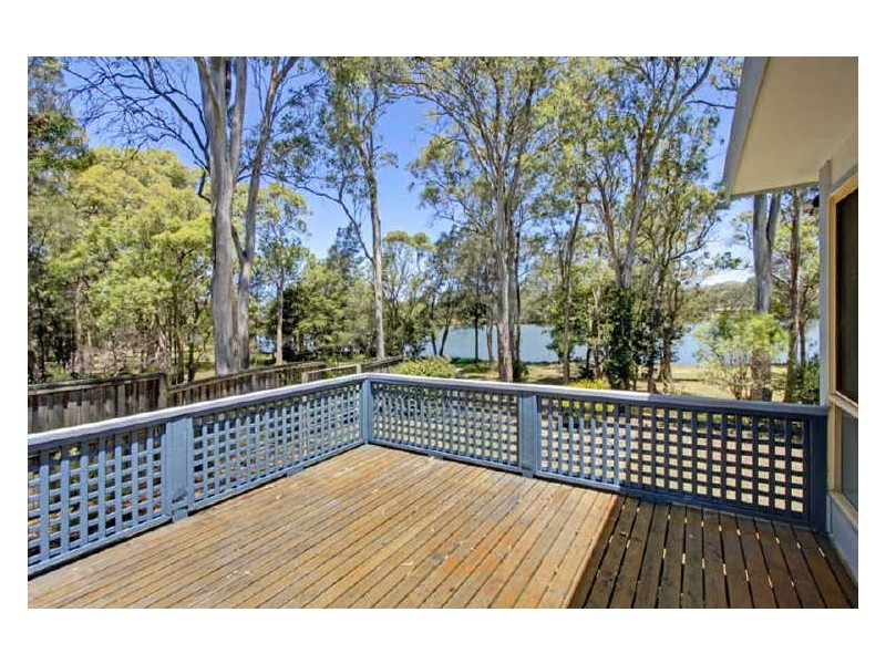 12 Rhodes Parade, Windermere Park NSW 2264