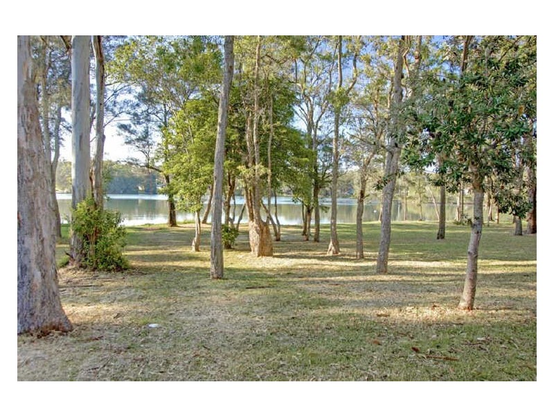 12 Rhodes Parade, Windermere Park NSW 2264