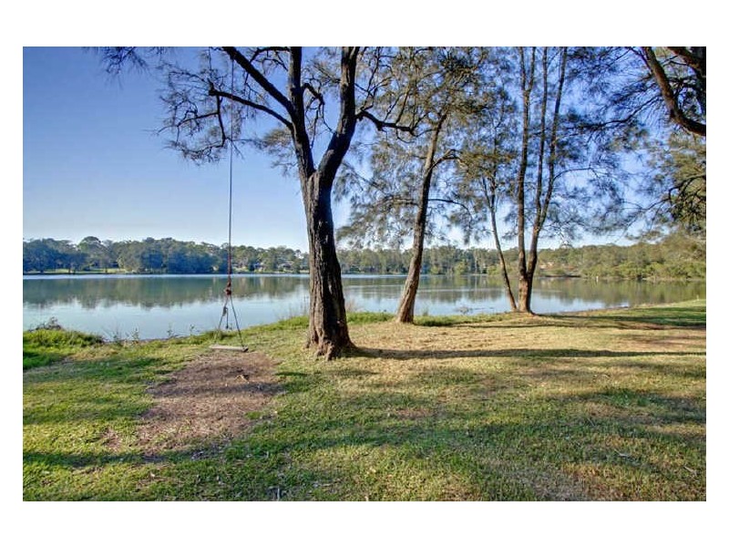 12 Rhodes Parade, Windermere Park NSW 2264