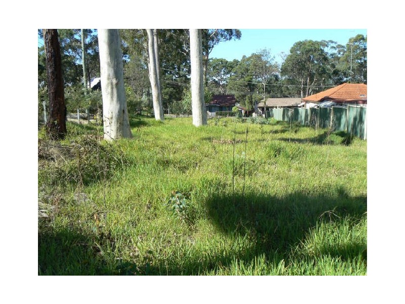 8 Asquith Avenue, Windermere Park NSW 2264