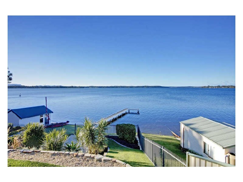 18A Scott Road, Mannering Park NSW 2259