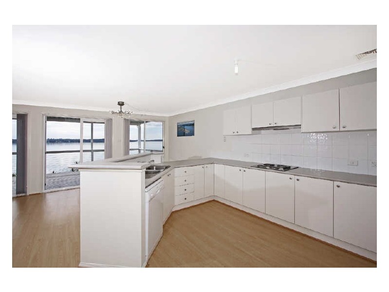 18A Scott Road, Mannering Park NSW 2259