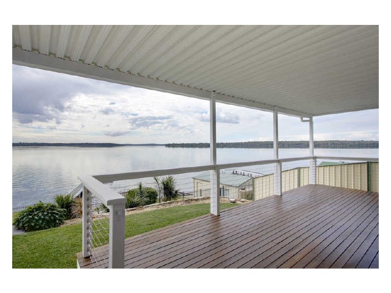 18A Scott Road, Mannering Park NSW 2259