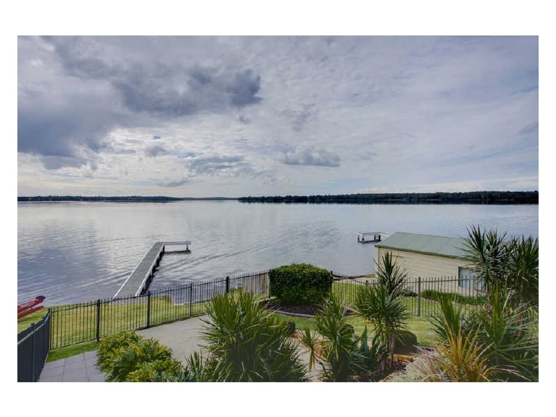 18A Scott Road, Mannering Park NSW 2259