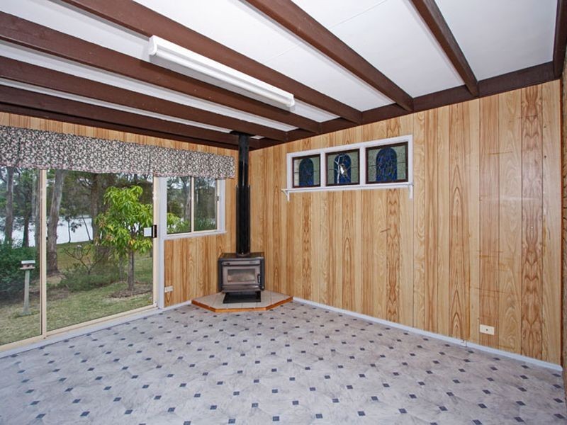 12 Rhodes Parade, Windermere Park NSW 2264