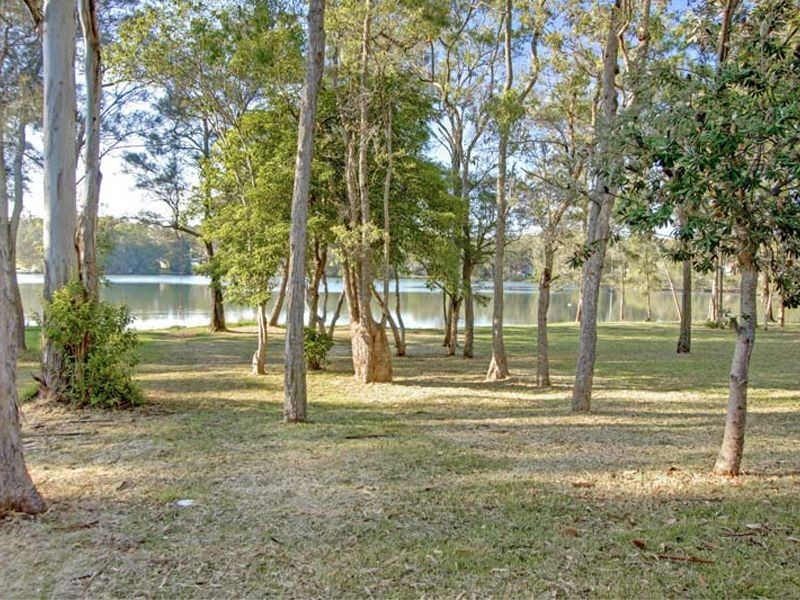 12 Rhodes Parade, Windermere Park NSW 2264