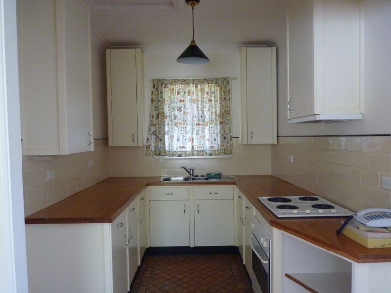 11 Amos Street, Bonnells Bay NSW 2264