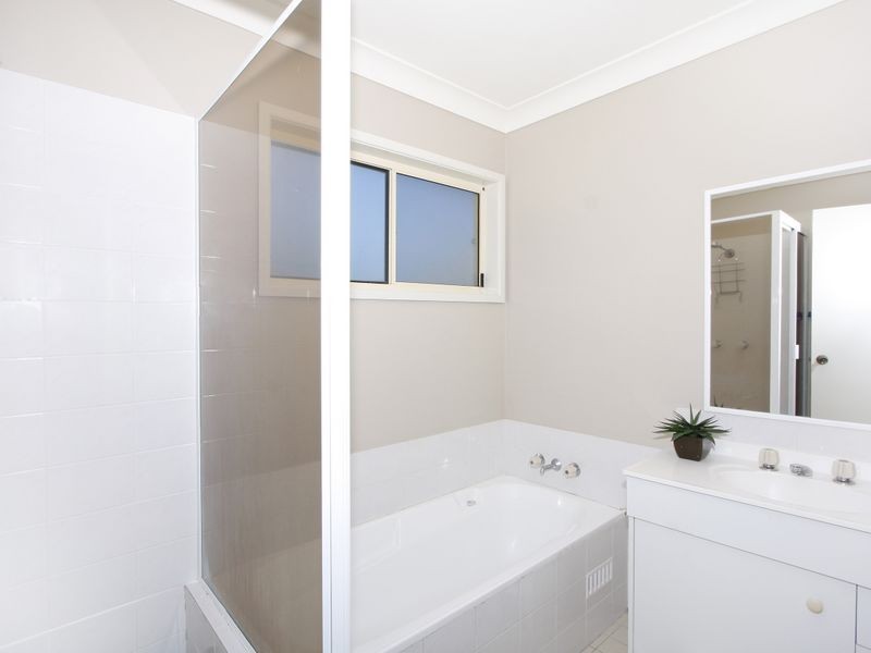11 Hillcrest Road, Mirrabooka NSW 2264