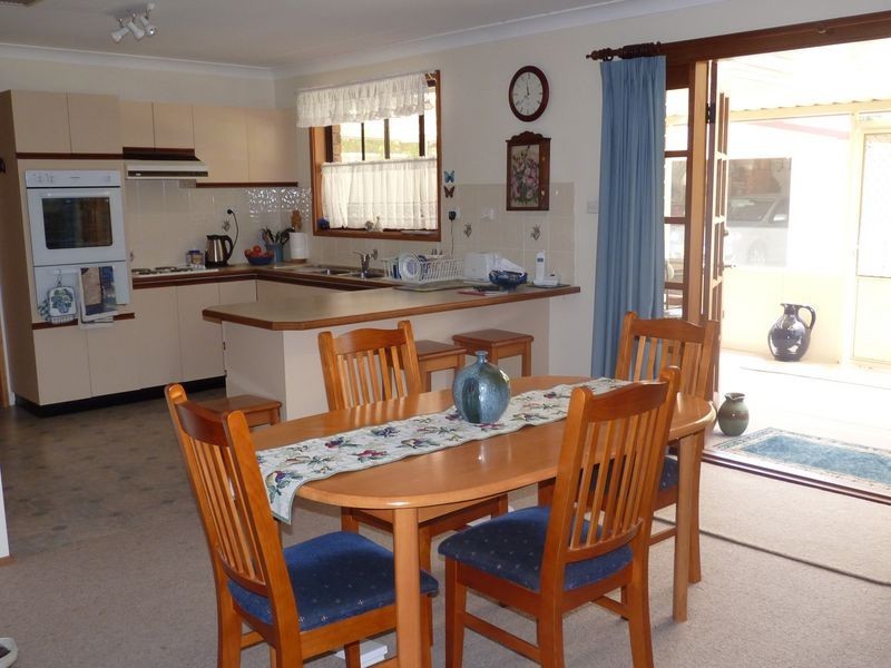 150 Freemans Drive, Morisset NSW 2264