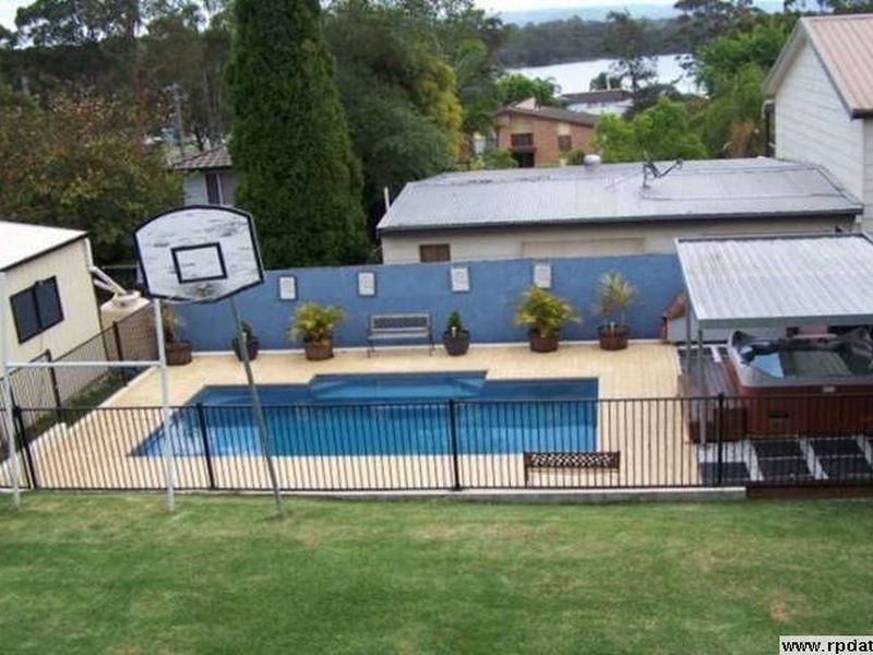 14 Creer Street, Bonnells Bay NSW 2264