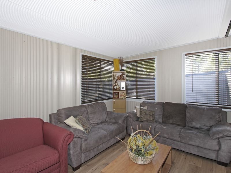 25 Dora Street, Morisset NSW 2264