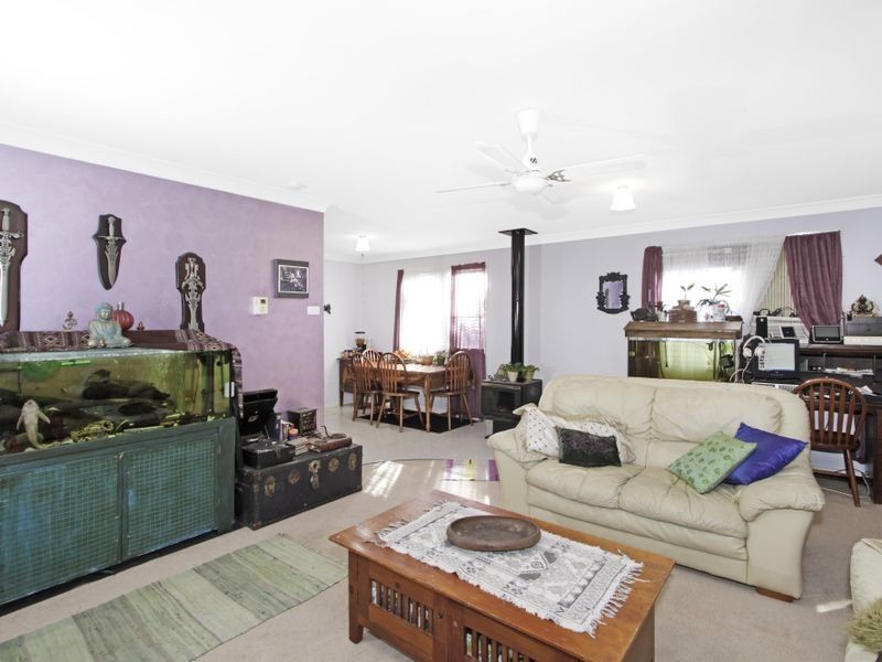 25 Dora Street, Morisset NSW 2264